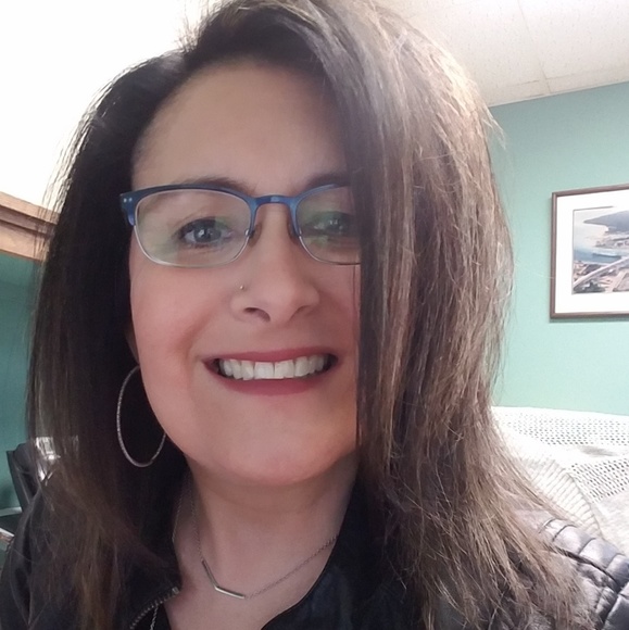 Meet your Posher, Shelly - Picture 2 of 6